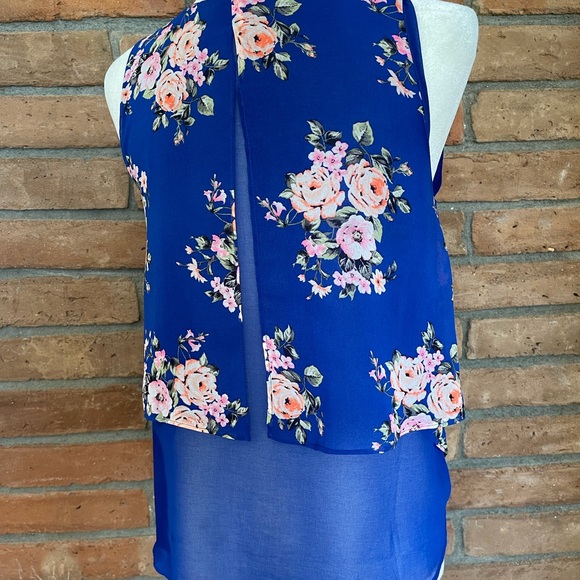 Floral tank - Picture 5 of 5